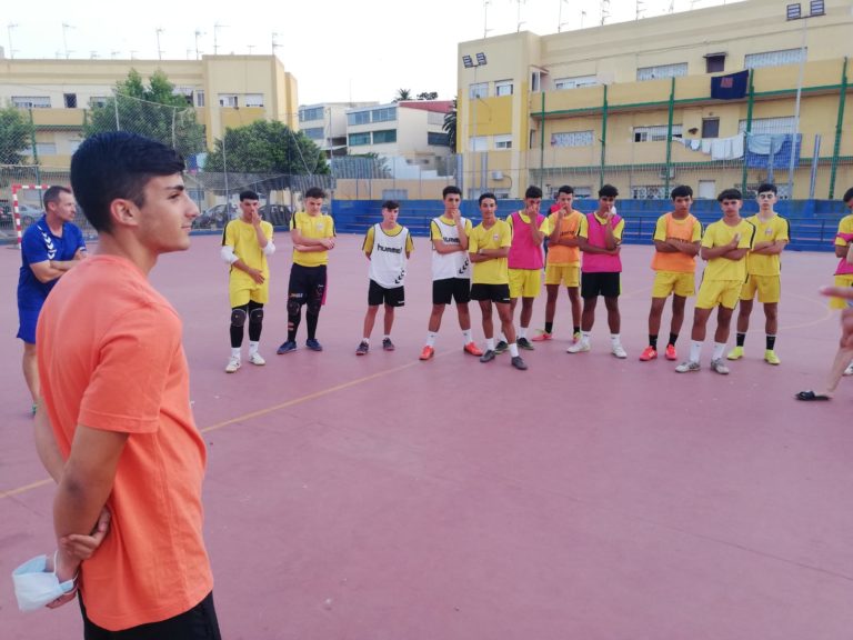 Nacho Torres, presente en los entrenamientos del CD Puerto cadete y juvenil