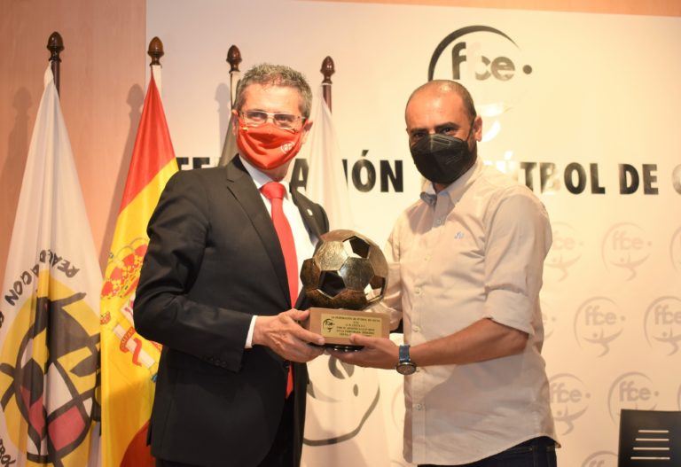 Sergio Ramos y la AD Ceuta, reconocidos por la FFCE