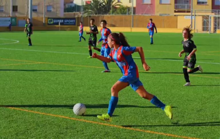 Ángela Ortiz: «Me hacía ilusión debutar con el Camoens, pero no se le puede decir ‘no’ al Madrid CFF»