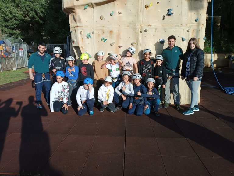 La escuela deportiva de montaña y escalada ha vivido su jornada de puertas abiertas