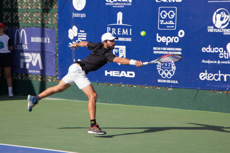 Las licencias federativas de tenis en Ceuta, en números históricos