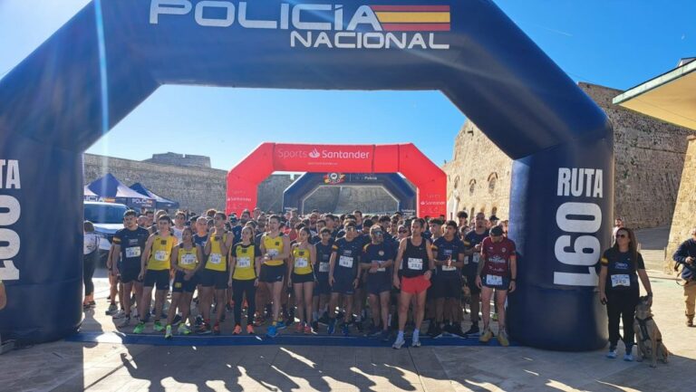 Javier Jiménez y Samira Mhamdi lideran la Carrera Solidaria 091 en el inicio de los eventos deportivos del Bicentenario de la Policía Nacional en Ceuta