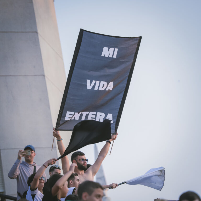 Gracias, afición. Este ascenso también es vuestro
