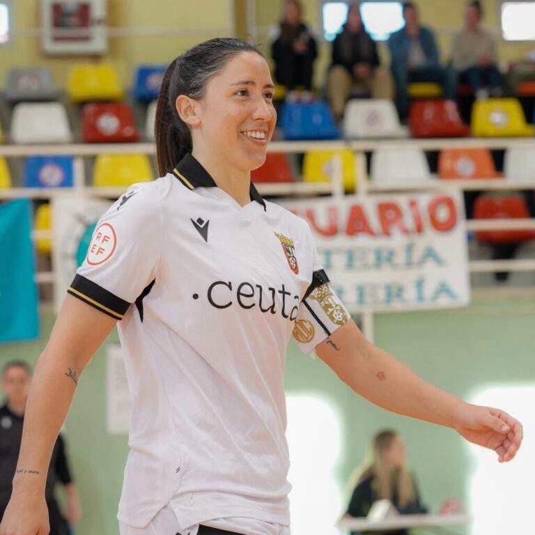 Scaletti avanza en su recuperación tras una operación de ligamento cruzado y habla sobre los retos del equipo en su debut en Primera División