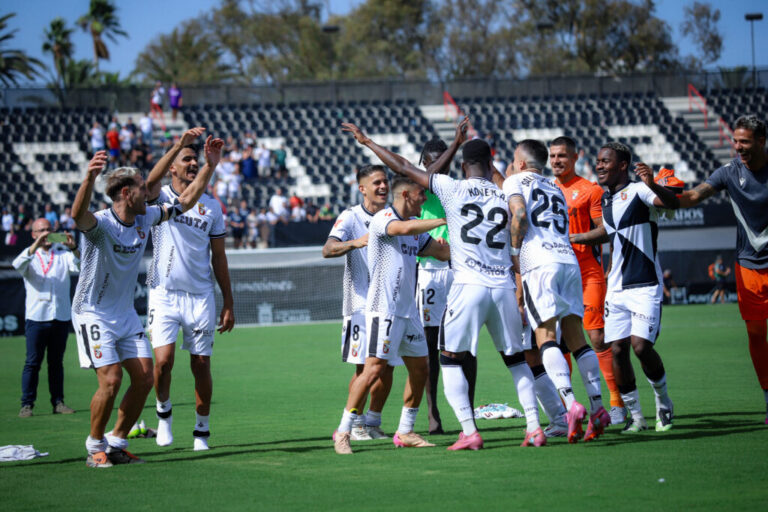 (1-0) El Ceuta consigue una calurosa victoria ante el Real Zaragoza