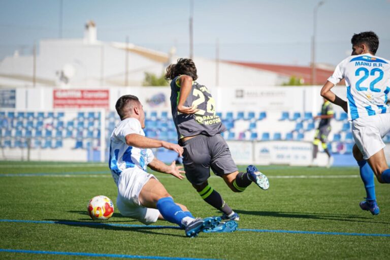 (0-1) El Ceuta B asalta Bollullos y consigue la primera victoria a domicilio