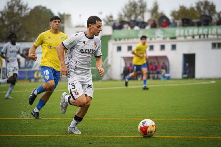 (0-2) El Ceuta ‘B’ vence en Conil y mira hacia el play-off
