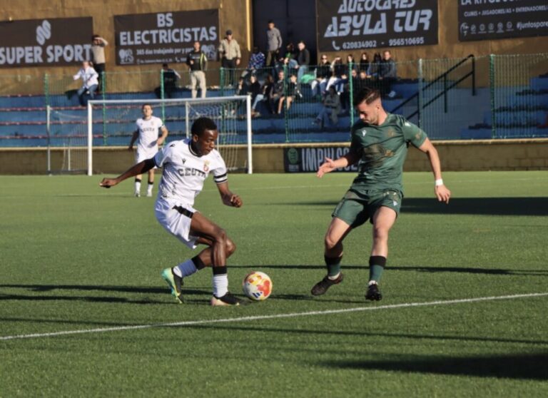 (3-1) El Ceuta ‘B’ se hace fuerte en el ‘Pirri’ y derrota al Chiclana