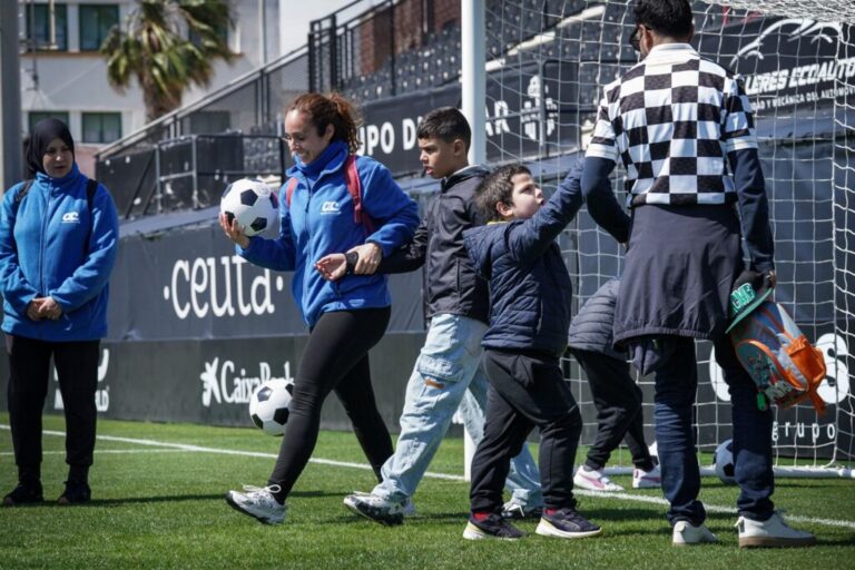 Autismo Ceuta disfruta del entrenamiento del primer equipo